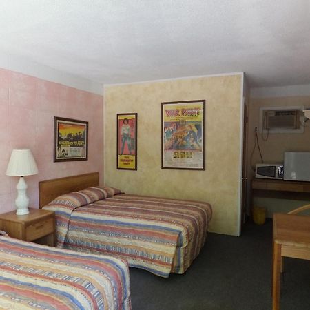 Windsor Motel レイク・ジョージ エクステリア 写真